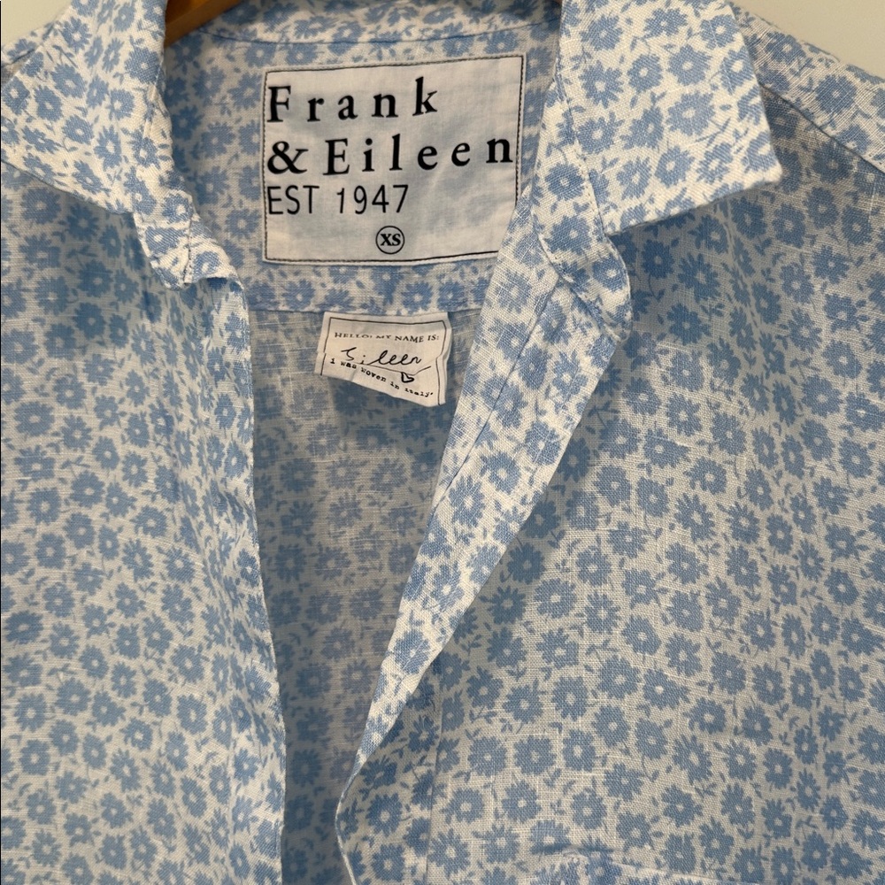 Frank and Eileen long sleeve button down size XS. The Eileen in blue linen - Picture 2 of 4